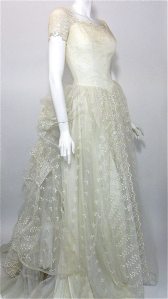 vintage wedding dresses with sleeves