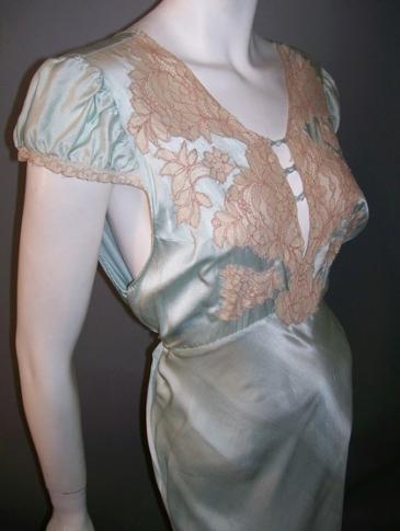 Dorothea's Closet Vintage Clothing 40s Nightgown vintage lingerie